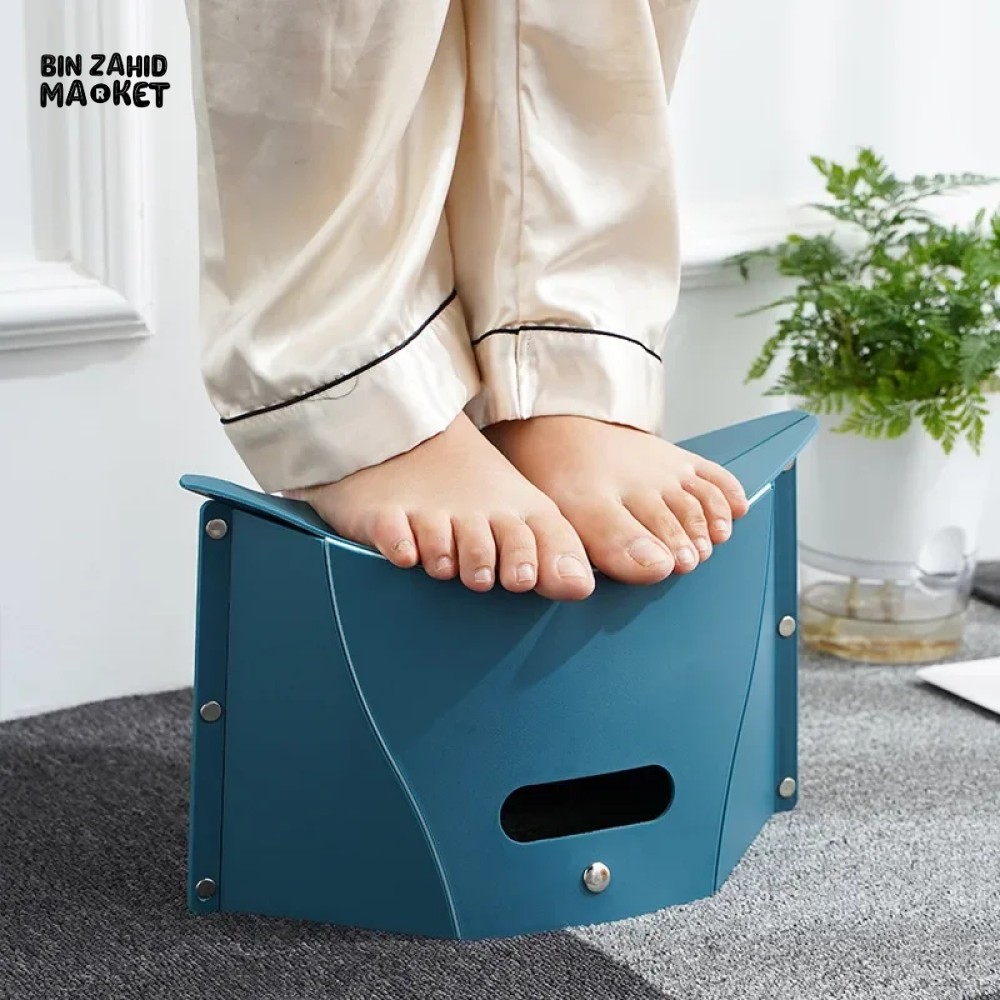 PORTABLE FOLDING CARD TABLE – MULTI-FUNCTIONAL FOR CAMPING & HOME USE
