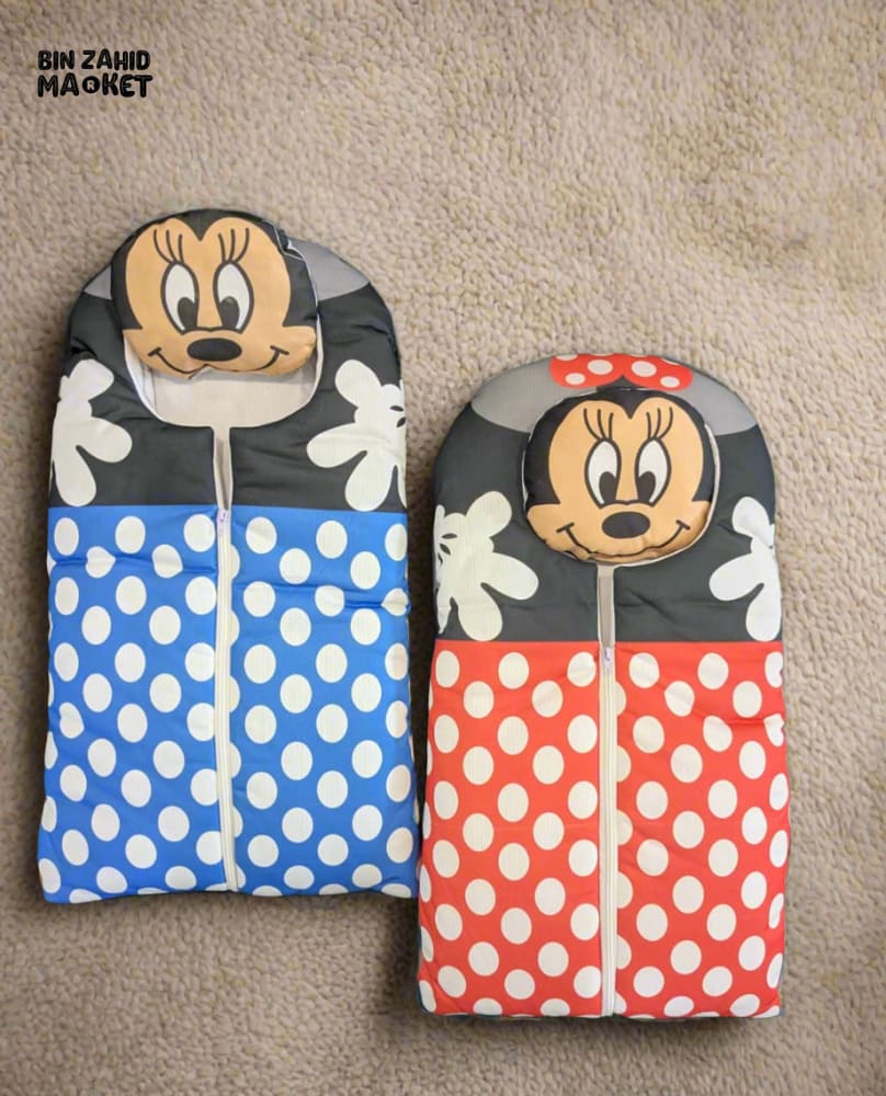 DISNEY SOFT & COZY BABY CARRY NEST MINNIE & MICKEY - RED
