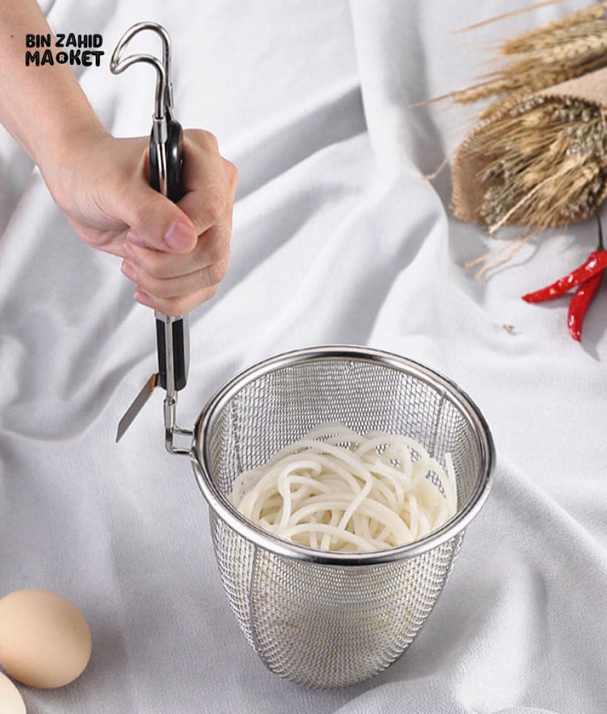 NOODLE STRAINER WITH LONG HANDLE – PERFECT FOR DRAINING & FRYING