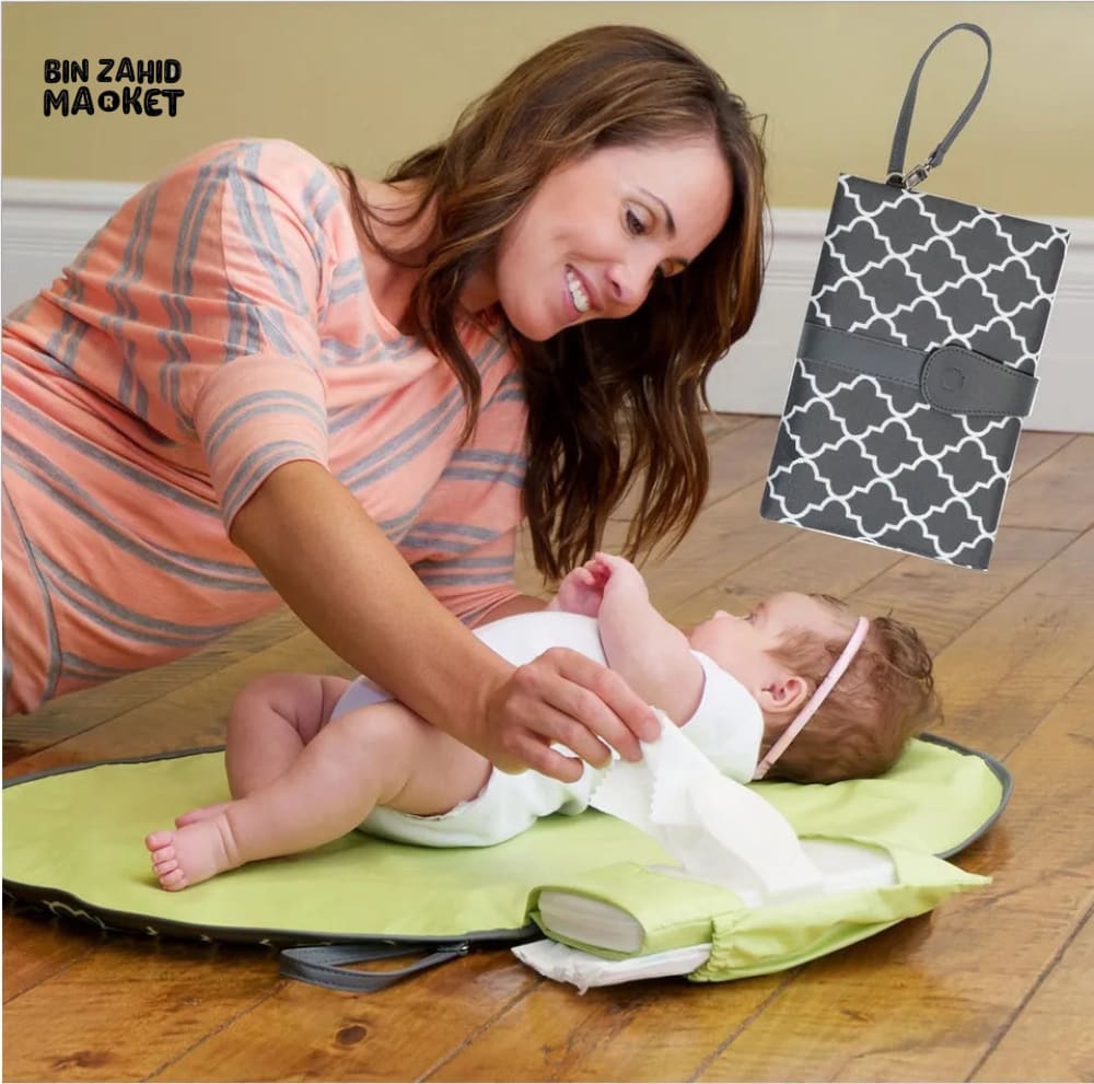 BABY DIAPER CHANGING CLUTCH