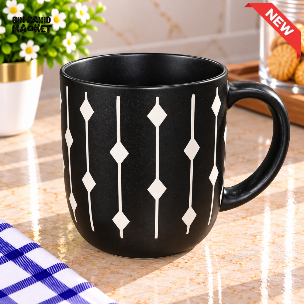 BLACK CERAMIC COFFEE MUG WITH WHITE GEOMETRIC PATTERN - Mugs