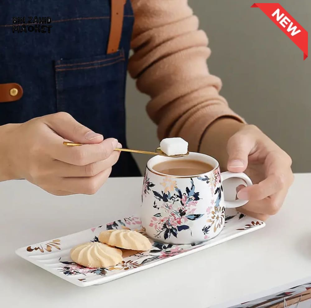 BRILLIANT FLORAL CERAMIC COFFEE MUG WITH TRAY & GOLD SPOON