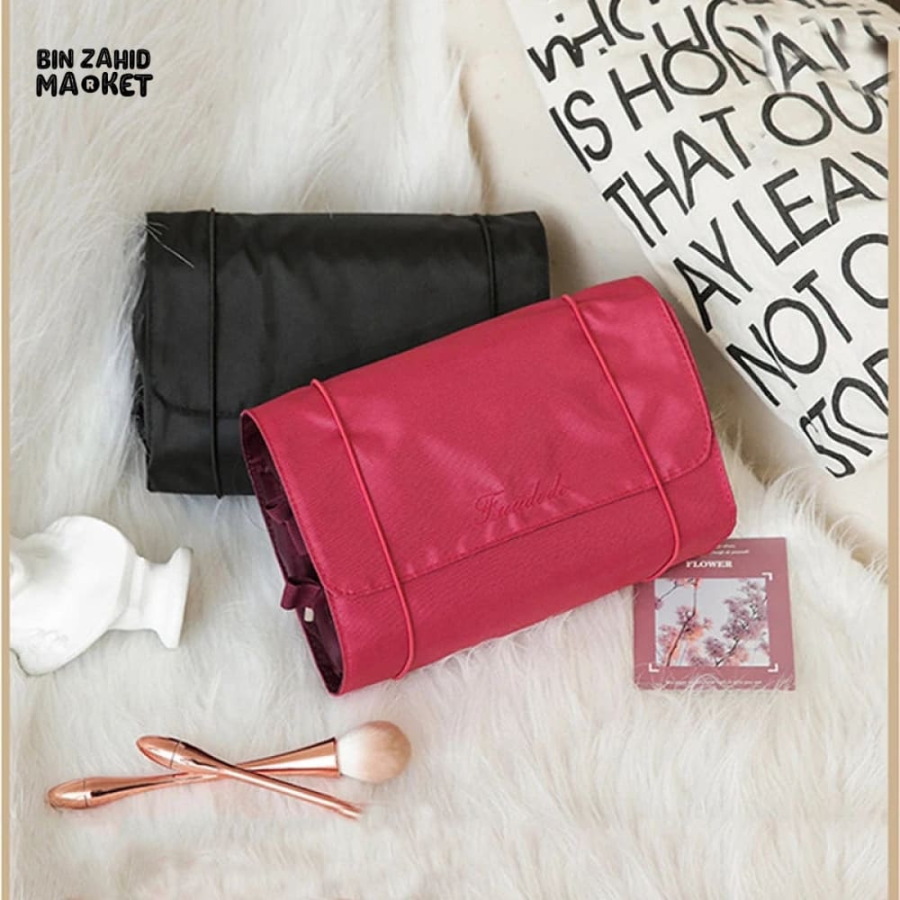 DETACHABLE TRAVEL COSMETIC BAG