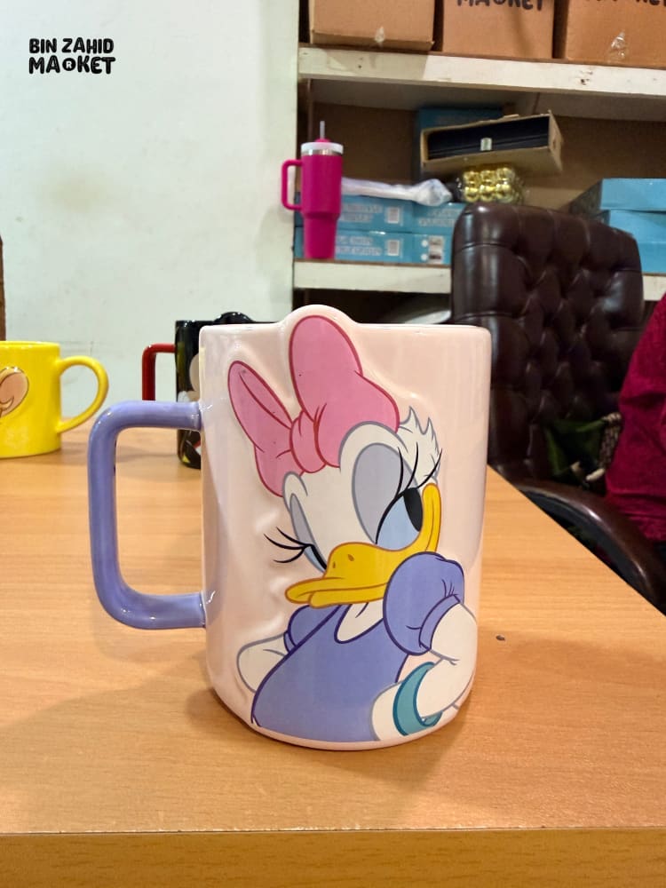 DISNEY MICKEY 3D EMBOSED MUG - DAISY 550ML