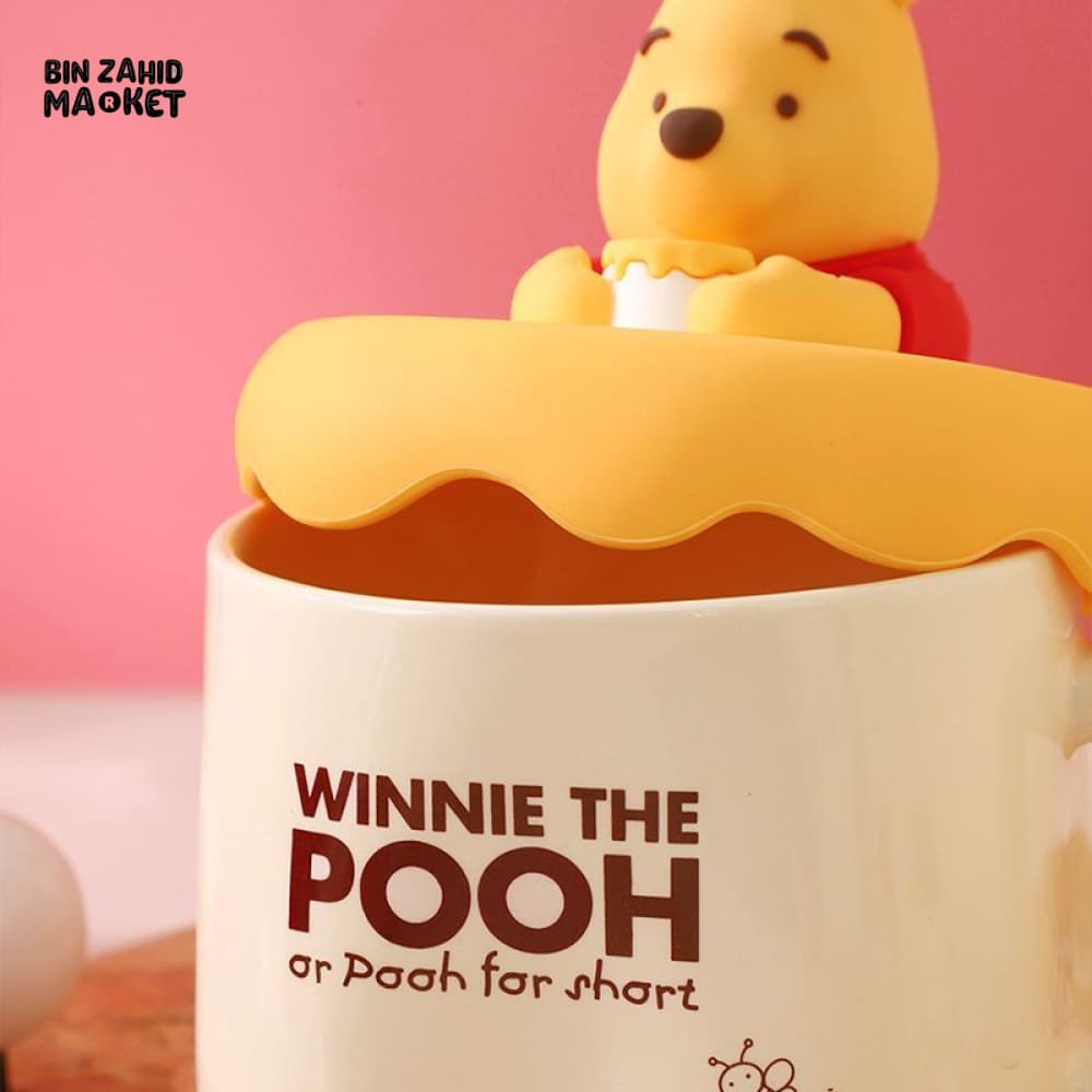DISNEY WINNIE THE POOH CERAMIC MUG WITH LID & SPOON GIFT SET – 400ML