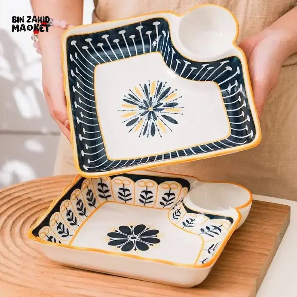 HIGH-QUALITY CERAMIC DUMPLING SERVING PLATE WITH DIP SAUCE COMPARTMENT