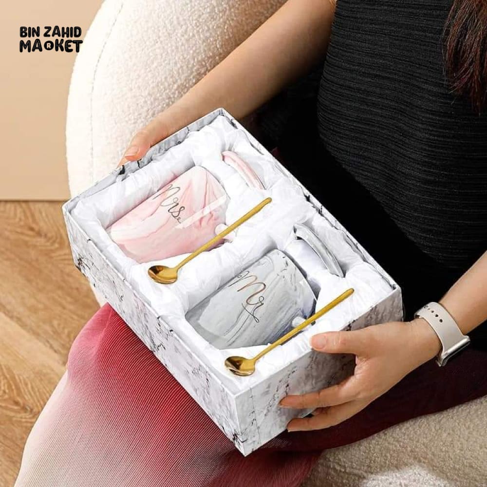 MR & MRS MUG SET GIFT BOX