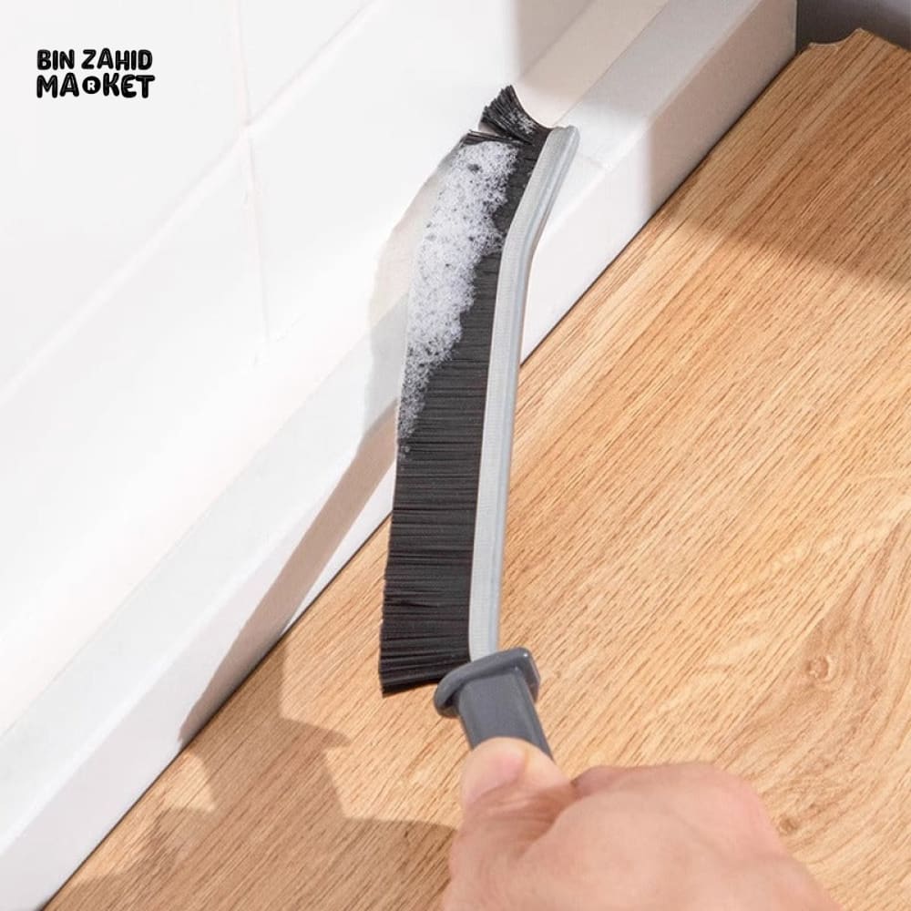 PAIR OF GAP CLEANING BRUSHES