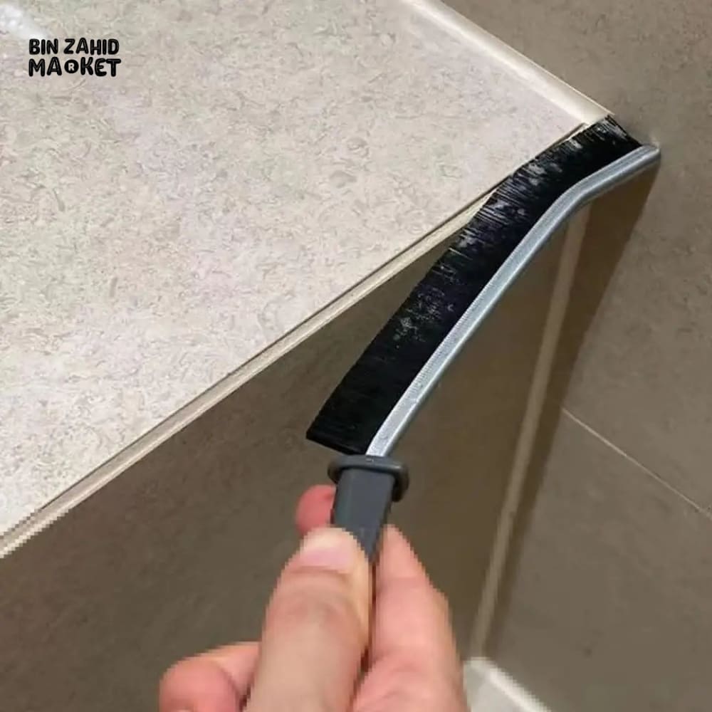 PAIR OF GAP CLEANING BRUSHES