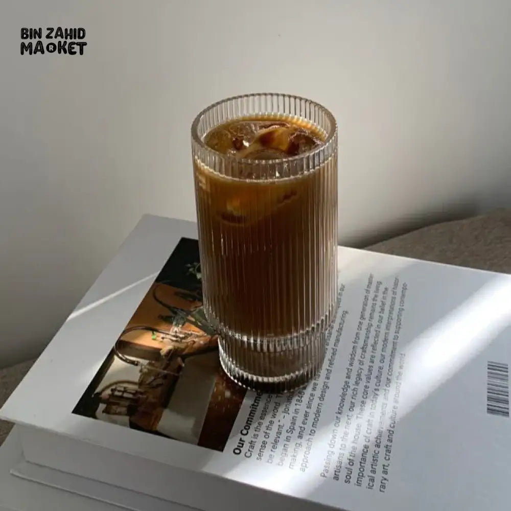 RIBBED TUMBLER WITH LID AND STRAW CLEAR TRANSPARENT DRINKING CUP STYLISH REUSABLE GLASS FOR JUICE COFFEE & TEA