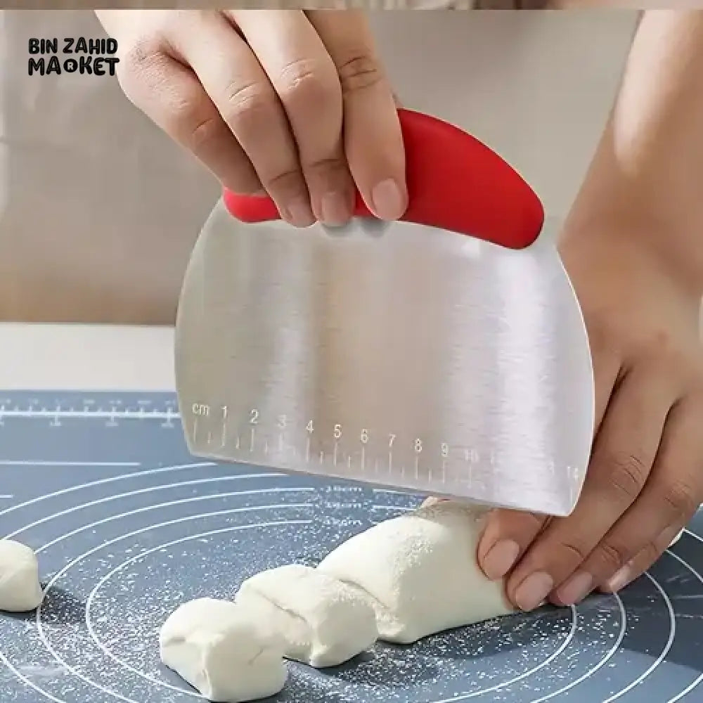 STAINLESS STEEL DOUGH SCRAPER WITH NON-SLIP HANDLE – MULTIPURPOSE PASTRY CUTTER & DOUGH DIVIDER 15X12CM