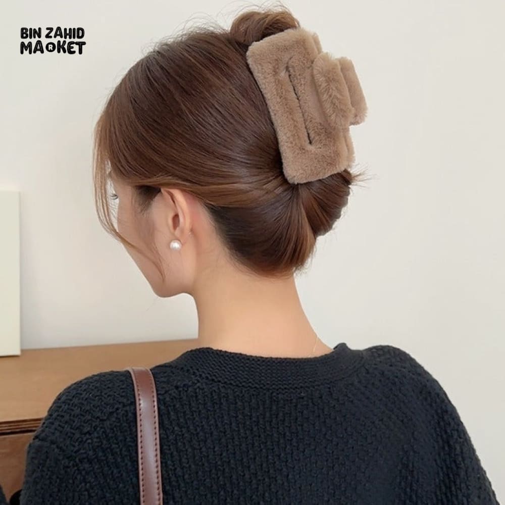 WOMEN FUZZY PLUSHY HAIR CLIP