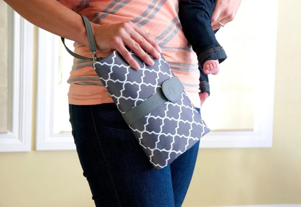 BABY DIAPER CHANGING CLUTCH