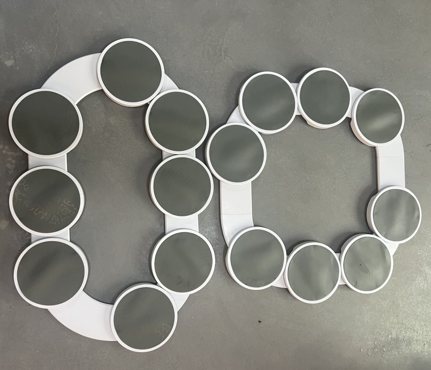 PORTABLE LAZY SUSAN ROTATING TRAY 8 PIECES  – EXTENDABLE FOOD SERVING PLATE FOR TABLES & PARTIES