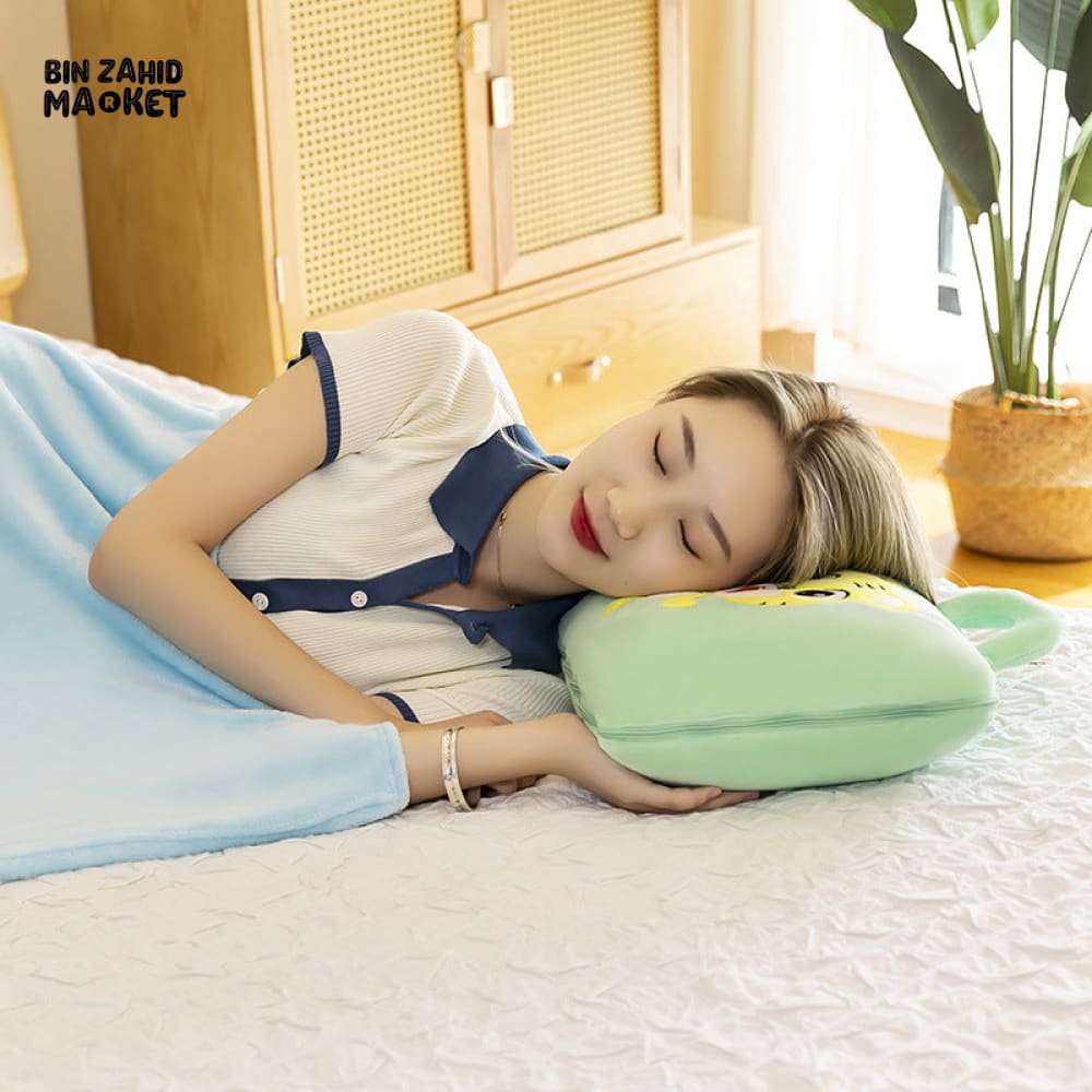 2-IN-1 PILLOW QUILT – MULTIFUNCTIONAL FOLDING BLANKET & OFFICE NAP PILLOW RANDOM COLORS