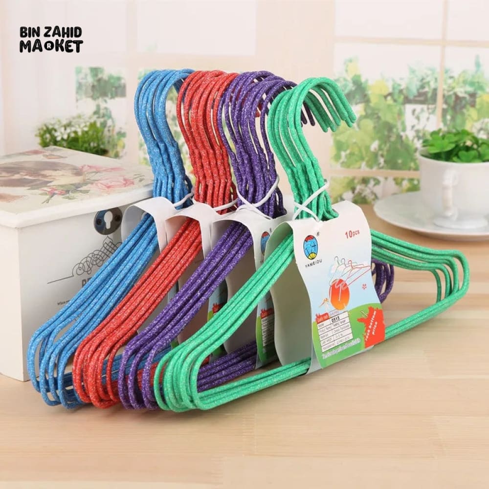 7 PIECES METAL HANGERS