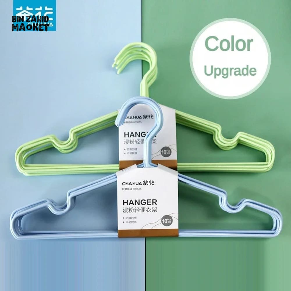 7 PIECES METAL HANGERS