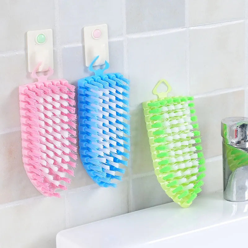 FLEXIBLE CLEANING BRUSH