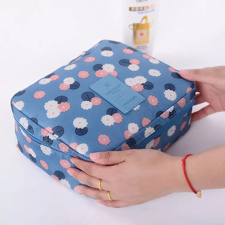 PRINTED TRAVEL COSMETIC POUCH