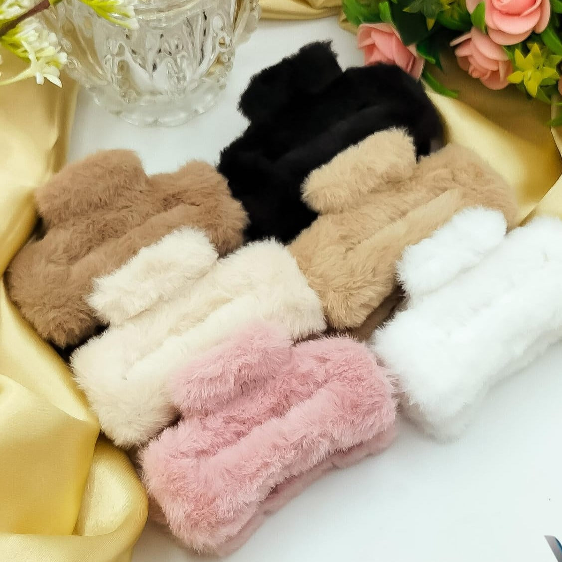 WOMEN FUZZY PLUSHY HAIR CLIP