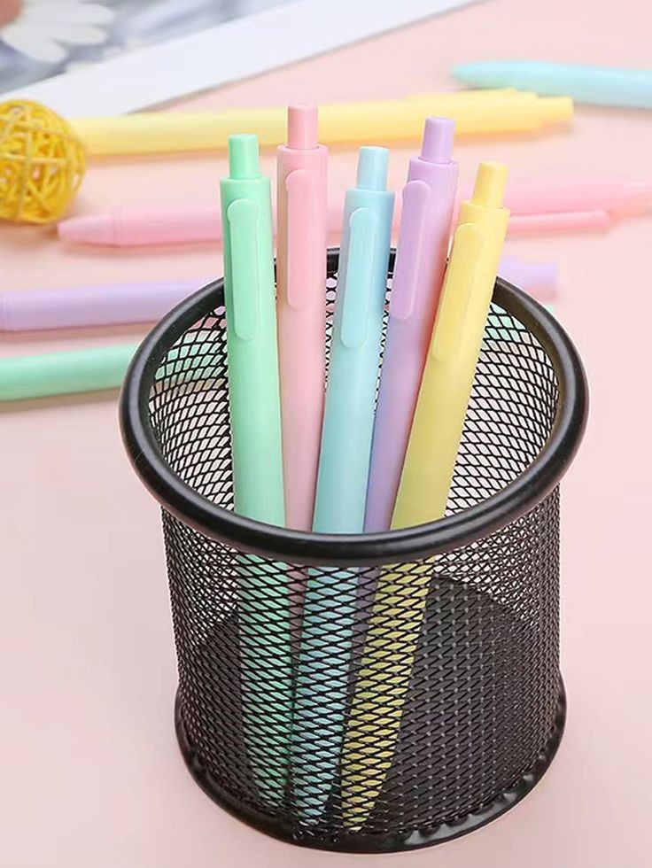 METAL MESH PEN HOLDER