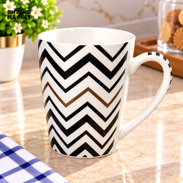 CERAMIC COFFEE MUG WITH BLACK CHEVRON PATTERN - Mugs