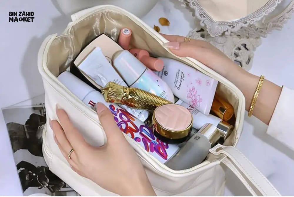 CLOUD SHAPE MAKEUP ORGANIZER BAG