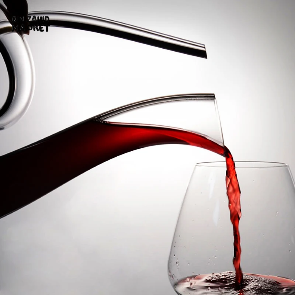 ELEGANT SNAIL-SHAPED DECANTER PERFECT FOR SERVING JUICE & BEVERAGES IN STYLE