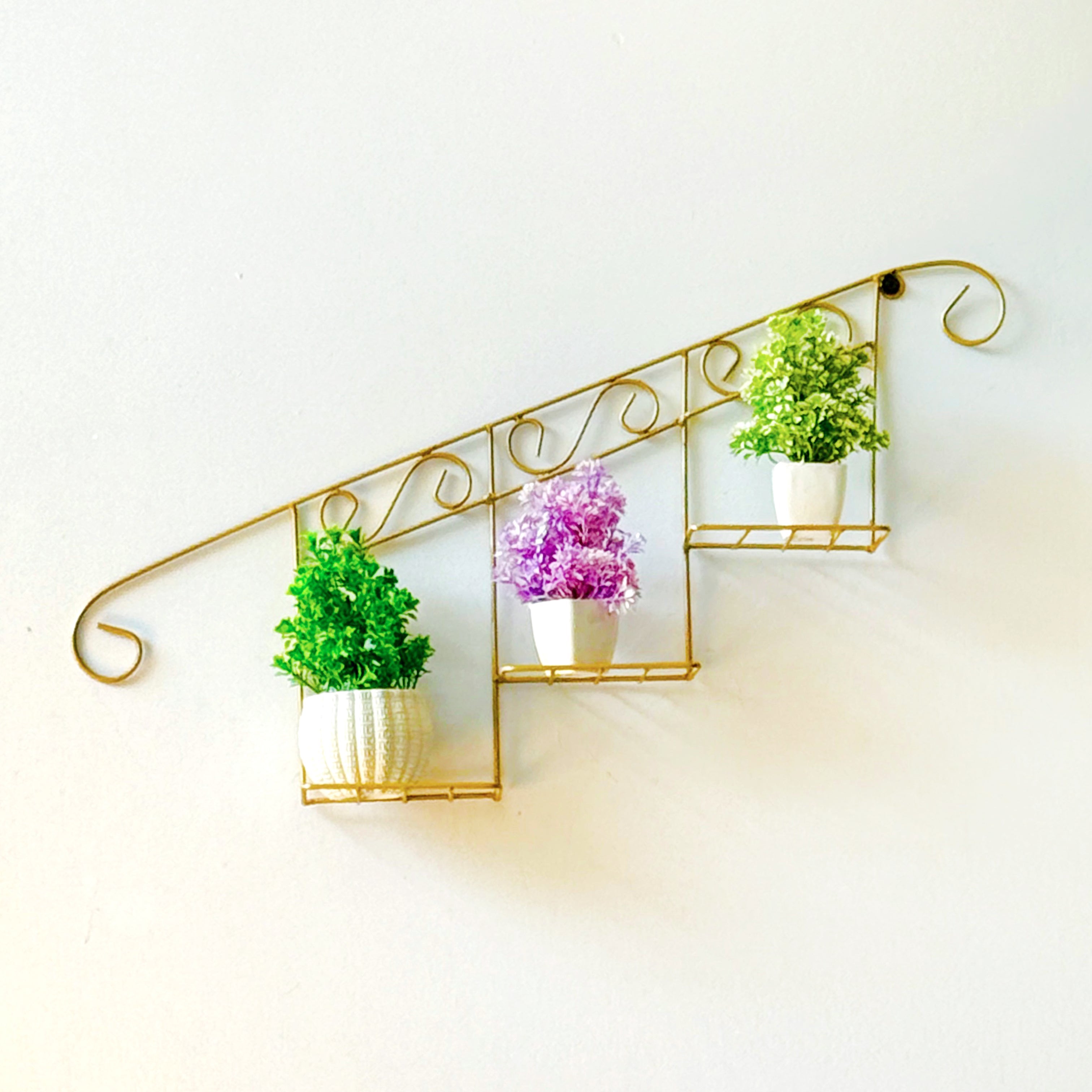 STAIRCASE FLORAL DISPLAY WALL BASKET