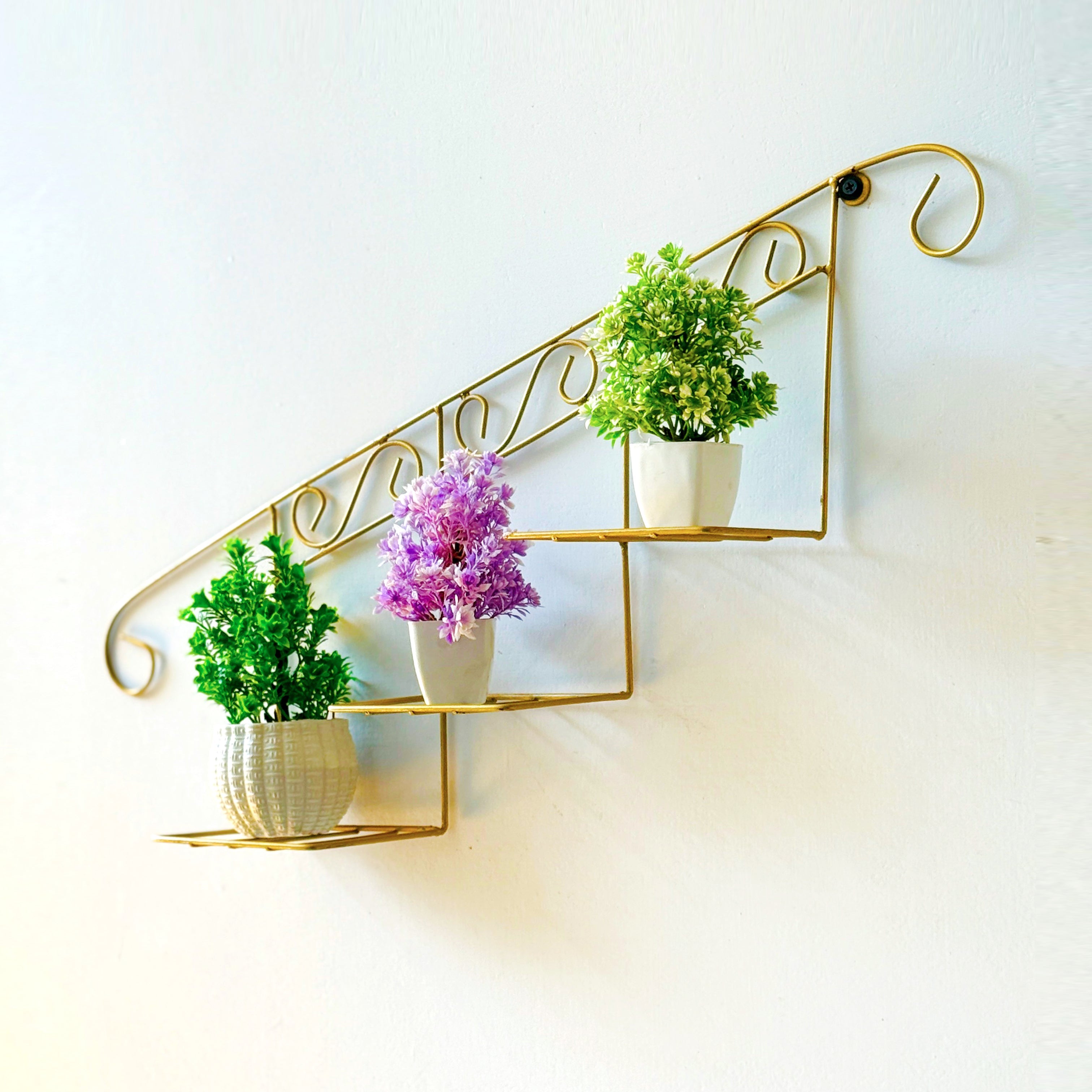 STAIRCASE FLORAL DISPLAY WALL BASKET