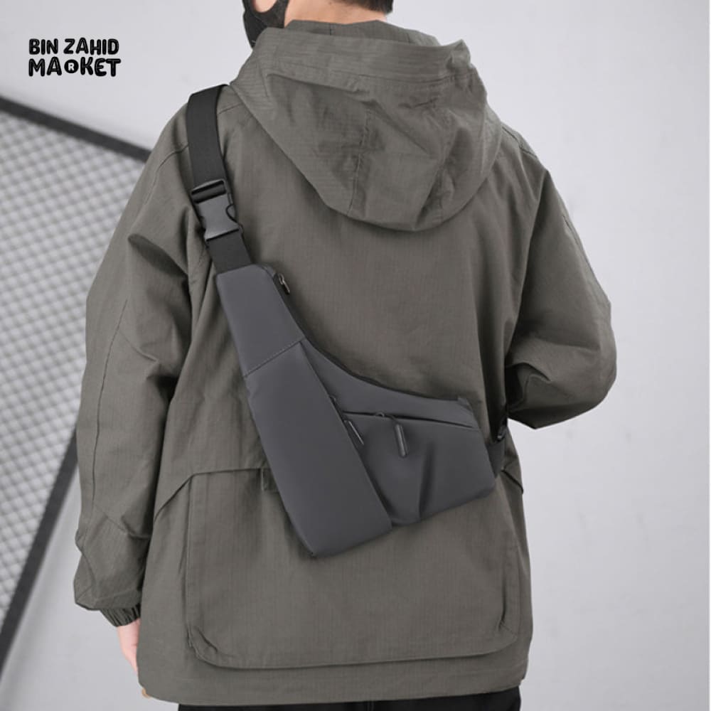 MEN’S ANTI-THEFT TRIANGULAR LEATHER SLING BAG – CLOSE-FITTING CROSSBODY SHOULDER BAG WITH CARD WALLET