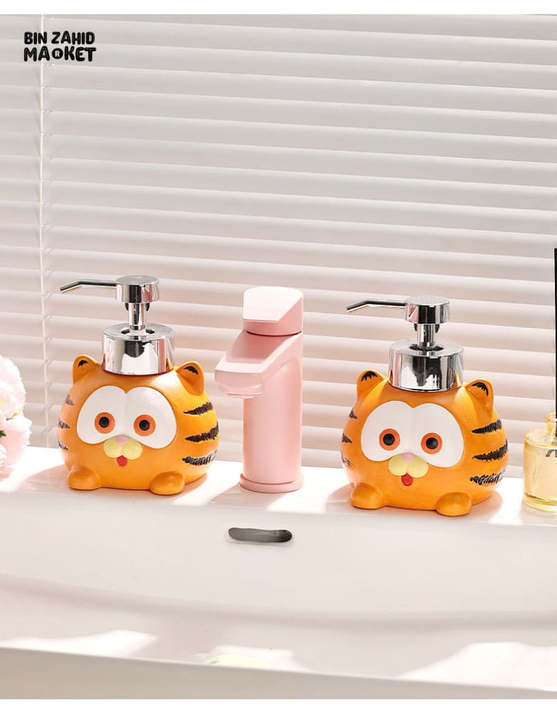 MIMO PVC RESIN CARTOON CAT DESIGN LIQUID SOAP DISPENSER WITH SILVER PUMP - Soap & Toothbrush Accessories