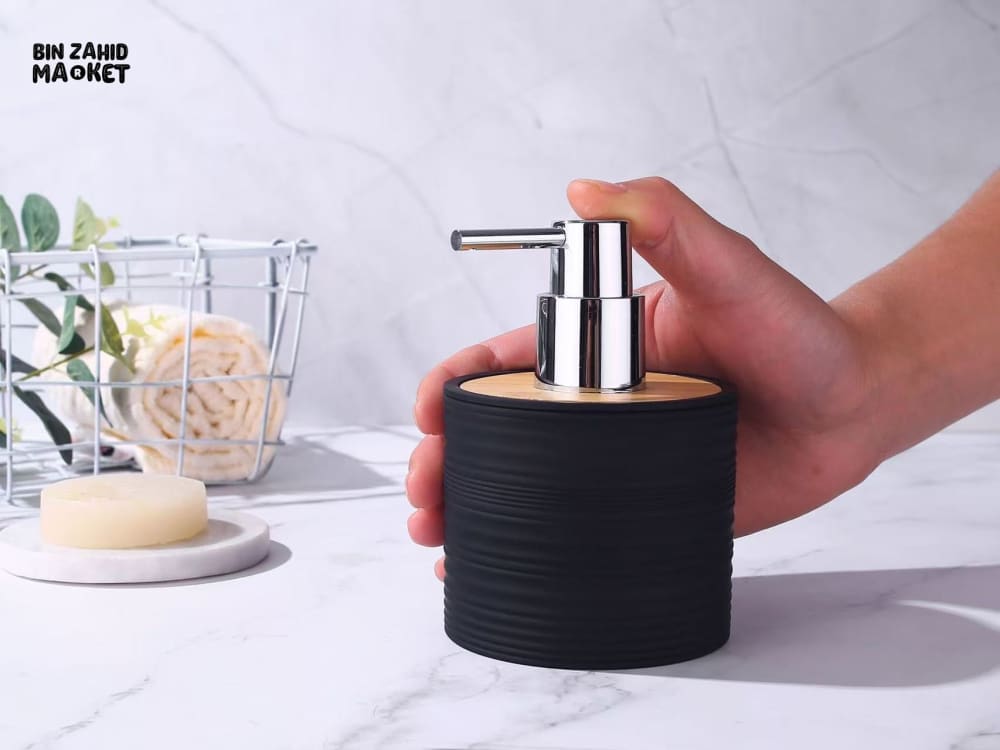 REFILLABLE PET BATHROOM DISPENSER BOTTLE WITH BAMBOO PUMP – SHAMPOO & BODY WASH