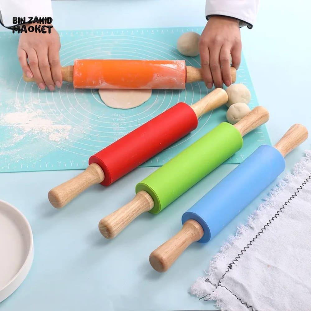SILICONE WOODEN HANDLE ROLLING PIN