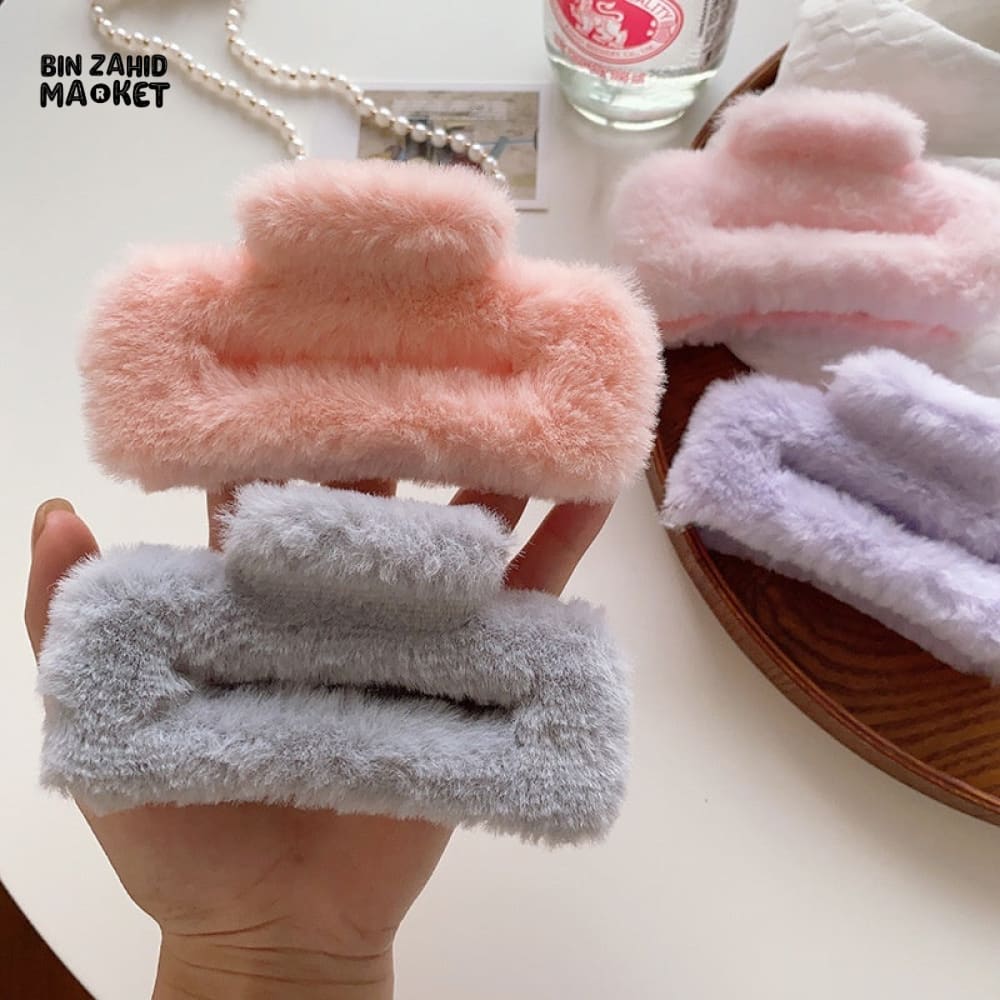 WOMEN FUZZY PLUSHY HAIR CLIP