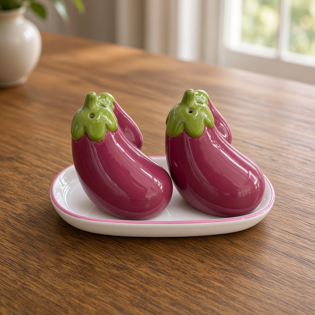 Kitchlux Ceramic Salt and Pepper Shakers - Eggplant Pink